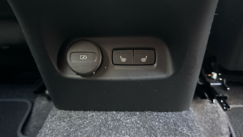 Volvo XC40 2.0 B4P Ultra Dark 5dr Auto Petrol Estate